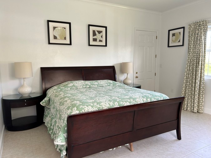 ADMIRALS RETREAT  SMB CORRIDOR WITH DOCK