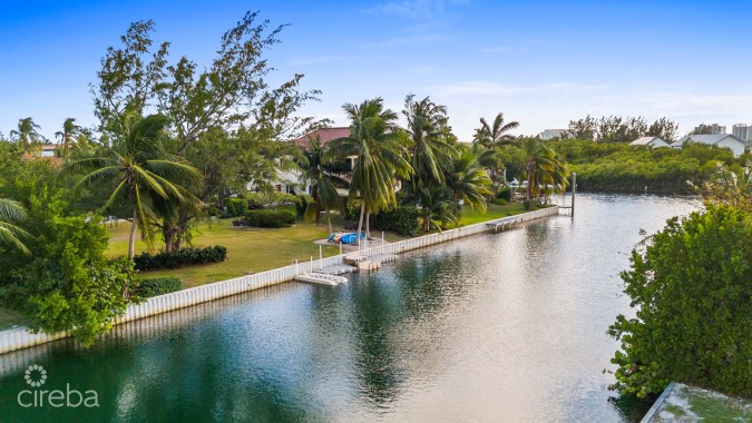 VISTA DEL MAR- EXECUTIVE  ESTATE CANAL LOT