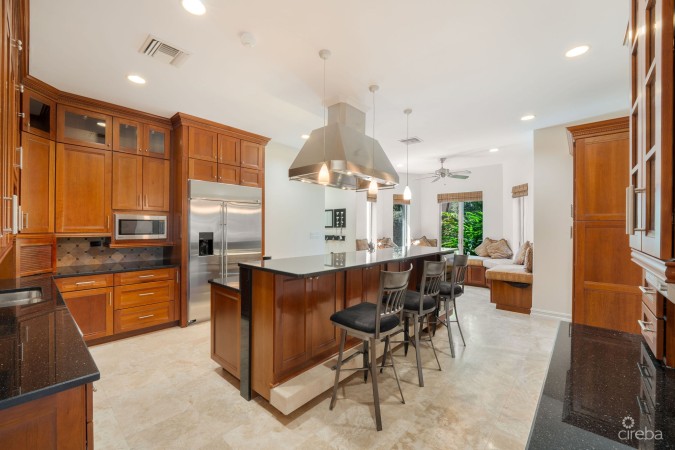 61 HOYA QUAY CRYSTAL HARBOUR