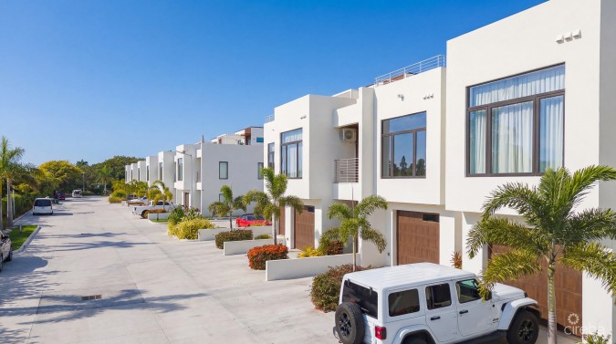 SALT AIR - 4 BED TOWNHOUSE THE SHORES