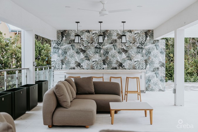 SUNSET POINT 19 - TOP FLOOR  PENTHOUSE WITH PANORAMIC SEA VIEWS