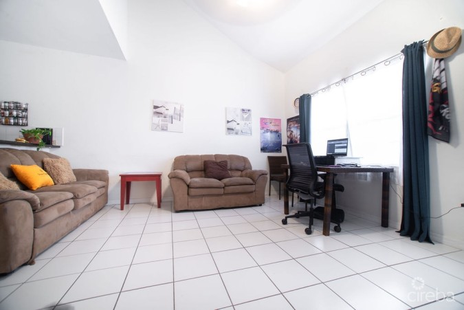 CHARMING & CENTRALLY LOCATED SOUTH COVE IN SOUTH SOUND