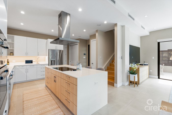 BLUE PALMS 3, WEST BAY END UNIT