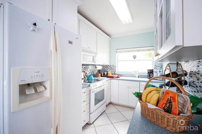 BEACHFRONT LIVING | TAMARIND BAY | SEVEN MILE BEACH