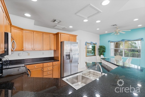 EAST END PARADISE VILLAS.  3 BED, 3 BATH + DEN WITH PRIVATE BEACH