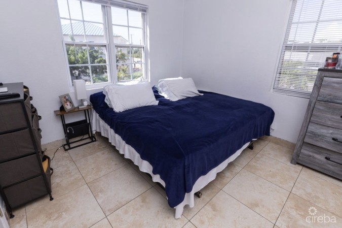 LOWER VALLEY LUXURY TOWNHOUSE