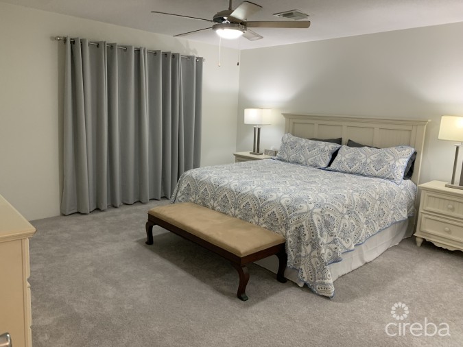 CHARMING & CENTRALLY LOCATED SOUTH COVE IN SOUTH SOUND