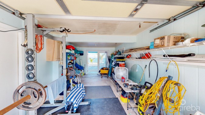 CAYMAN BRAC OCEAN FRONT HOME