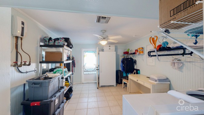 CAYMAN BRAC OCEAN FRONT HOME