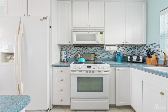 BEACHFRONT LIVING | TAMARIND BAY | SEVEN MILE BEACH