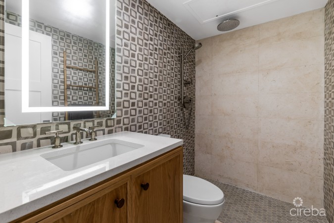 #4 VILLAS PAPPAGALLO - RENOVATED 1 BED / 1 BATH