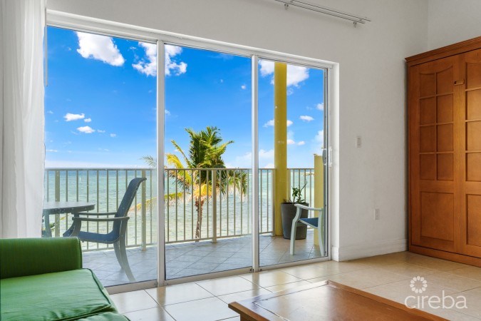 CASTAWAY COVE BEACHFRONT - 2 BED, 2 BATH, A AND B LOCK OFF UNIT