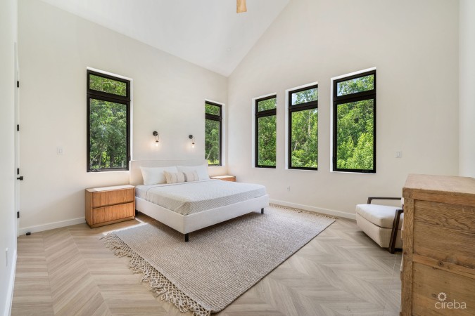 BEL AIR DR, SOUTH SOUND - CUSTOM NEW BUILD