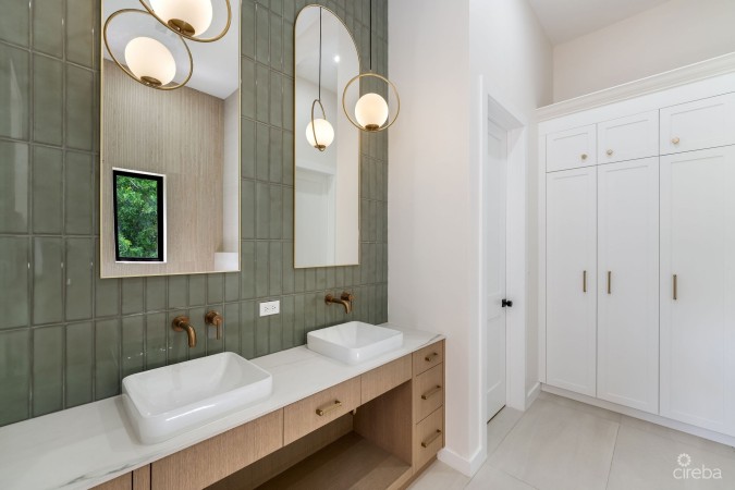 BEL AIR DR, SOUTH SOUND - CUSTOM NEW BUILD