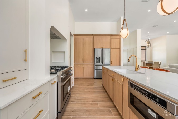 BEL AIR DR, SOUTH SOUND - CUSTOM NEW BUILD