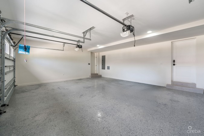 BEL AIR DR, SOUTH SOUND - CUSTOM NEW BUILD