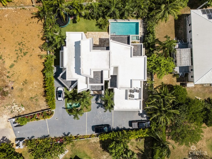 ROYAL PALMS - 5 BEDROOM ESTATE W/RENTAL UNIT