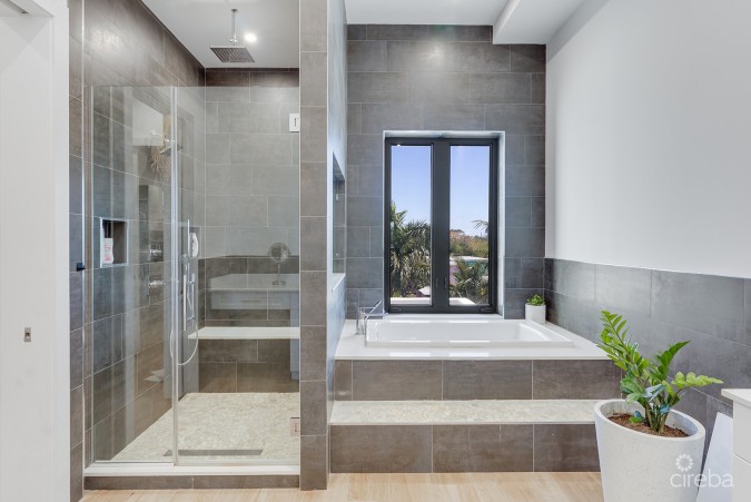 ROYAL PALMS - 5 BEDROOM ESTATE W/RENTAL UNIT