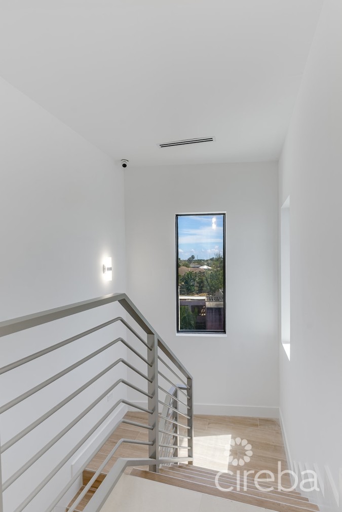 ROYAL PALMS - 5 BEDROOM ESTATE W/RENTAL UNIT