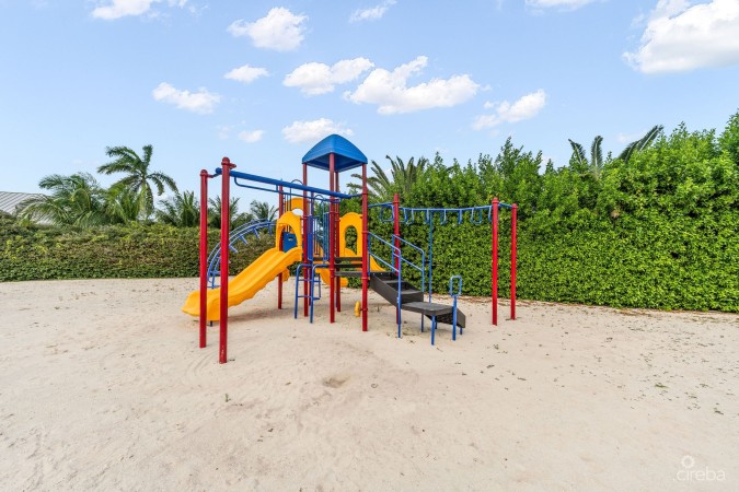 ARVIA 3-BEDROOM CANAL FRONT UNIT WITH DOCK