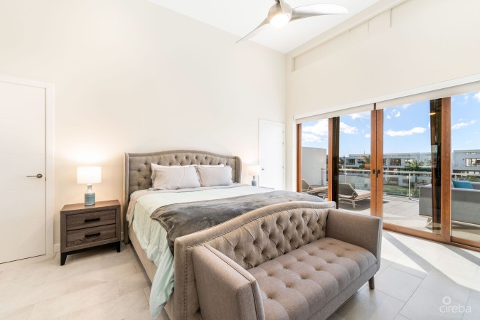 ARVIA 3-BEDROOM CANAL FRONT UNIT WITH DOCK