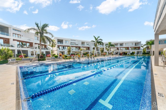 ARVIA 3-BEDROOM CANAL FRONT UNIT WITH DOCK