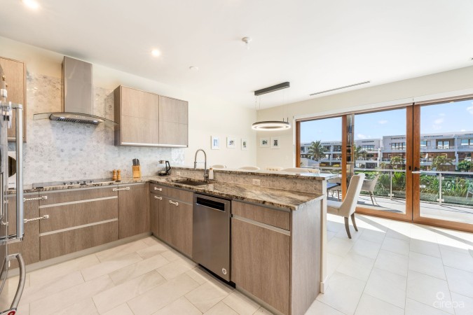 ARVIA 3-BEDROOM CANAL FRONT UNIT WITH DOCK