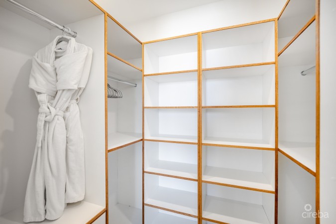 ONE CANAL POINT 535 WITH DOCK