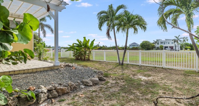 THE SHORES FAMILY HOME