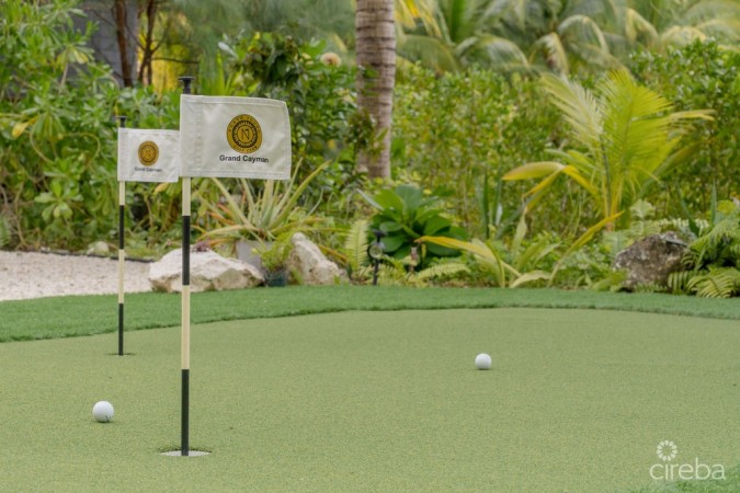 COCONUT VILLAGE - REDUCED - 3BEDS LAKEFRONT HOME