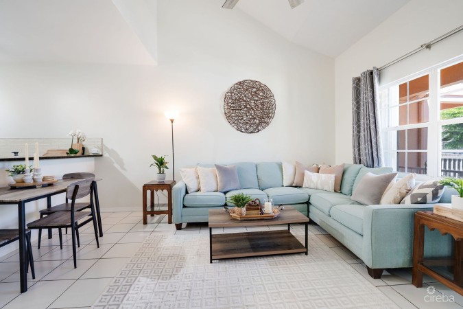 CHARMING & CENTRALLY LOCATED SOUTH COVE IN SOUTH SOUND