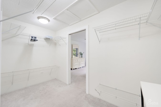 CHARMING & CENTRALLY LOCATED SOUTH COVE IN SOUTH SOUND