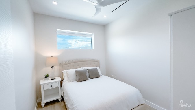 ONE CANAL POINT - SEVEN MILE BEACH