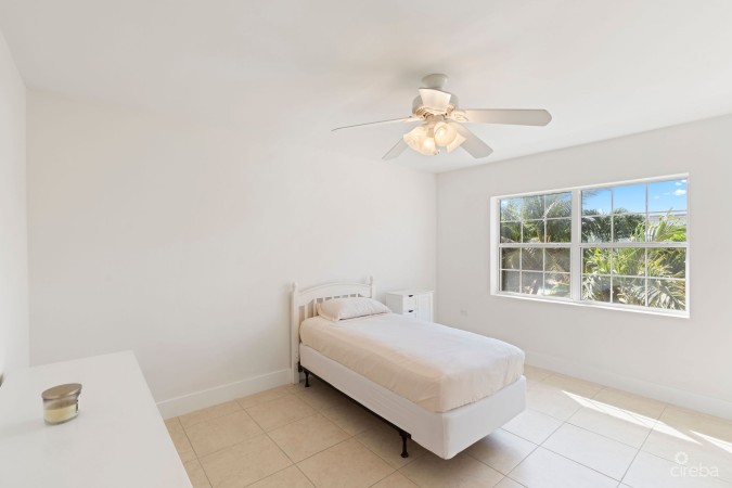 CAYMAN ESCAPE #7 CANALFRONT WITH DOCK