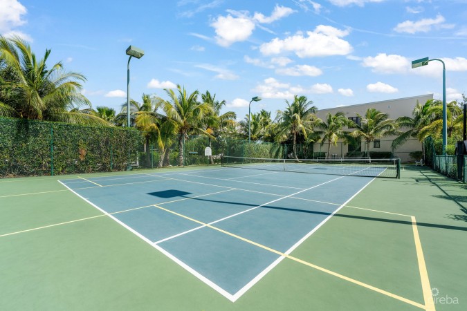 CYPRESS POINTE NORTH STAND ALONE RESIDENCE IN  CRYSTAL HARBOUR