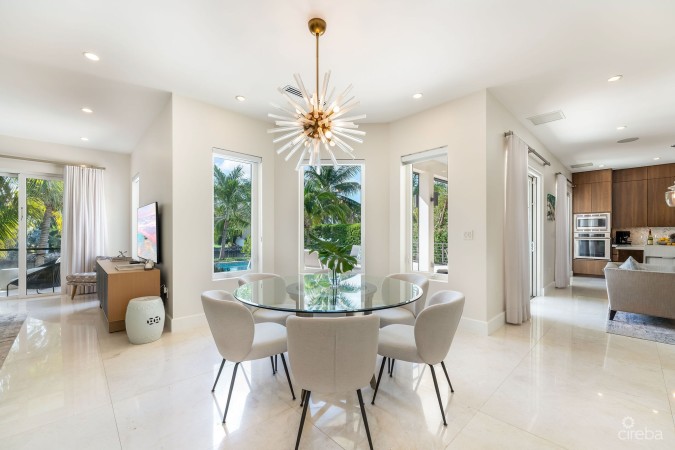 CYPRESS POINTE NORTH STAND ALONE RESIDENCE IN  CRYSTAL HARBOUR