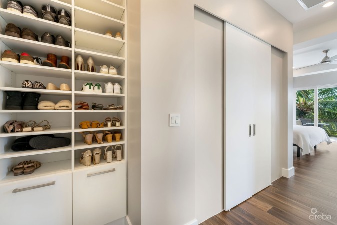 CYPRESS POINTE NORTH STAND ALONE RESIDENCE IN  CRYSTAL HARBOUR