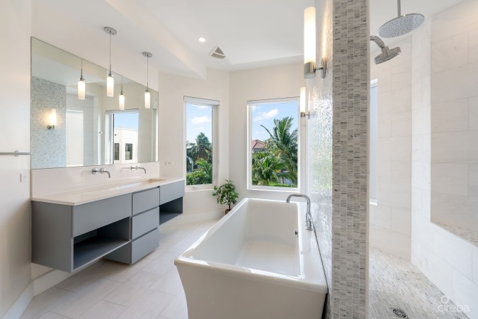 CYPRESS POINTE NORTH STAND ALONE RESIDENCE IN  CRYSTAL HARBOUR