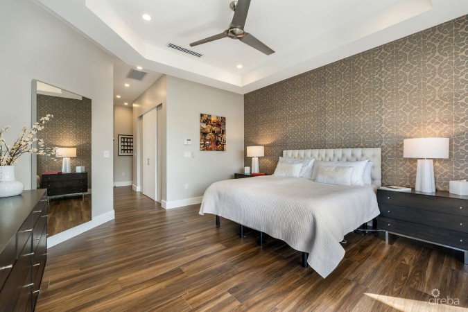 CYPRESS POINTE NORTH STAND ALONE RESIDENCE IN  CRYSTAL HARBOUR