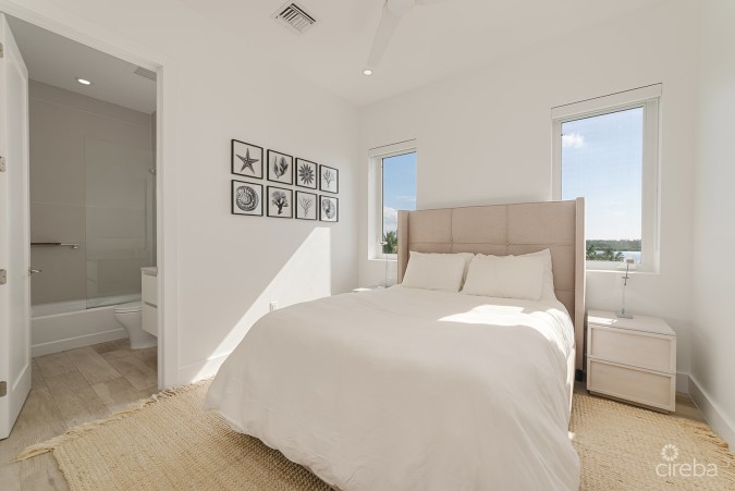 AURA #401 PENTHOUSE - SOUTH SOUND