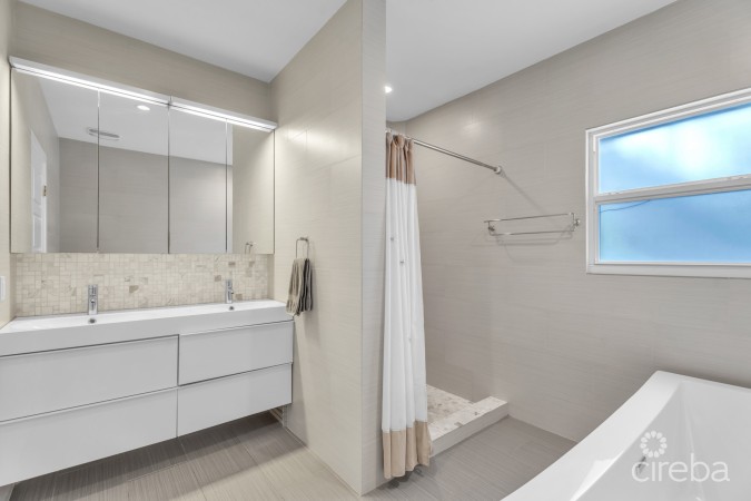OLD PROSPECT GROVES - OCEANFRONT RESIDENCE #11