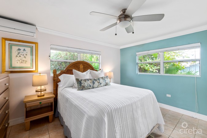 STARLET CRESCENT DUPLEX, WEST BAY