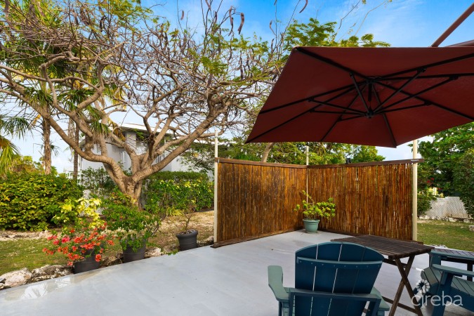 STARLET CRESCENT DUPLEX, WEST BAY