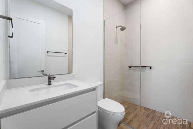 AURA PENTHOUSE #404