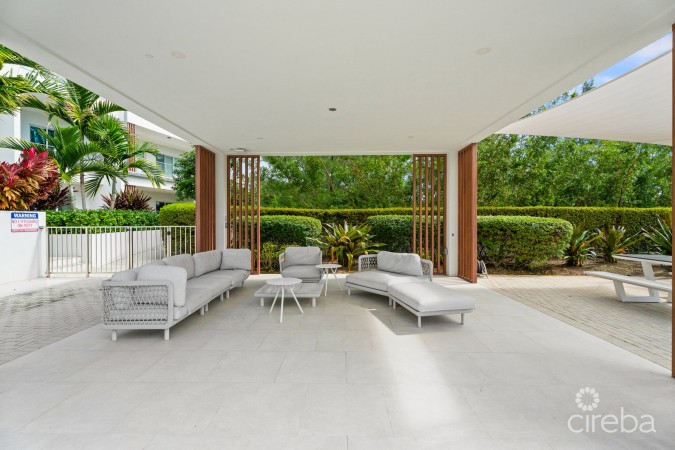 AURA PENTHOUSE #404