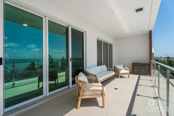 AURA PENTHOUSE #404