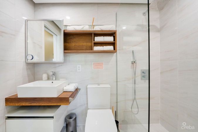 PRIME 1-BED CONDO AT THE GROVE | STEPS TO SMB & RESORT-STYLE LIVING