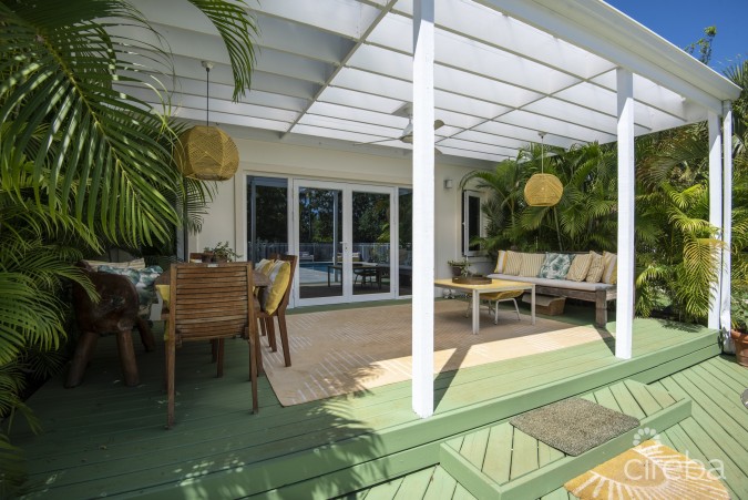 REMASTERED MID-CENTURY MODERN HOME