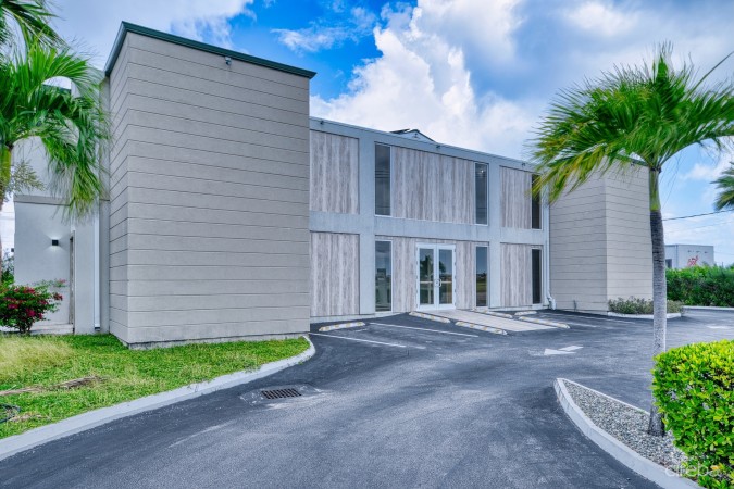 PROFESSIONAL OFFICE SUITE  AT PALM GROVE (UNIT 5)