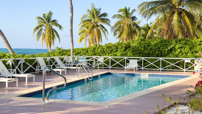 CONCH CLUB COTTAGE-LITTLE CAYMAN